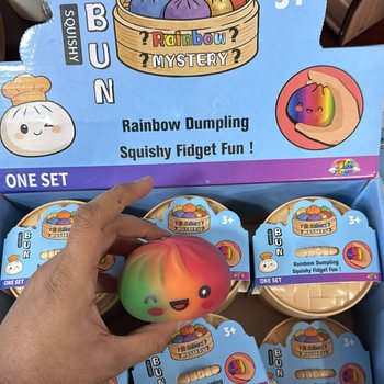 RAGE - RAINBOW Squishy Bun Dumplings БОЛЬШИЕ (8.5 x 8.5 x 4.8 См) - Вирусная Игрушка 2026 (12 шт.)